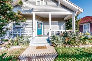 Gallery image of Castaway Cottage in Galveston