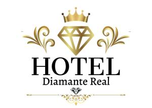 een logo voor een hotel met een gouden kroon bij Hotel Diamante Real Cienaga in Ciénaga