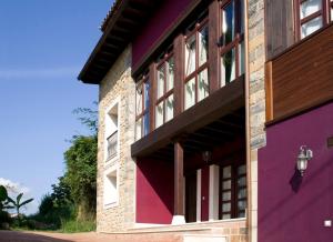 Το κτήριο όπου στεγάζεται  the country house