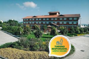 ブルスケにあるHotel Estação 101 - Brusqueの病院棟前看板