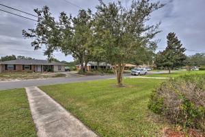 Foto de la galería de Breezy Gulfport Getaway Less Than 1 Mile to Beach and Casino en Gulfport