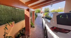 A garden outside Chalet vacacional con piscina privada y barbacoa