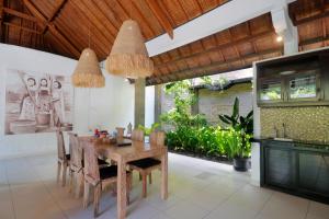 Singgah Villas Seminyak外面的花园