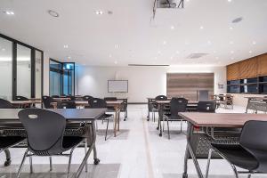 Wonju City Hotel HYEOKSIN的休息区