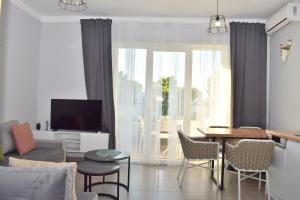 Foto da galeria de Wide Beach Apartment - 236 em Durrës