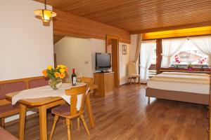 Postel nebo postele na pokoji v ubytování Hotel Löwen