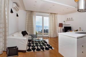 Posedenie v ubytovaní Ensidia Luxury Suite