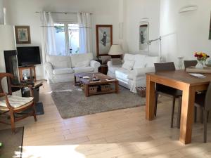 Гостиная зона в Le Cabanon Cap d Antibes 80 m de la plage
