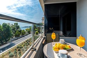 Afbeelding uit fotogalerij van Hotel Plaža Duće in Duće