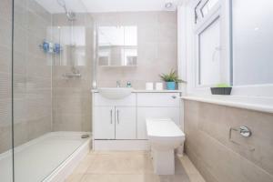Ванная комната в FLASH SALE Brighton City Centre 1Bedroom Flat BN16SMA02
