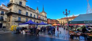 Hosté ubytování www SanMartinPlaza es En el corazón del casco histórico