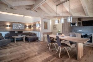 Kuchyň nebo kuchyňský kout v ubytování Appartements Rosenhof