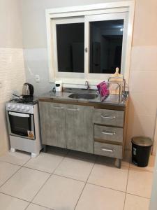 Küche/Küchenzeile in der Unterkunft Casa inteira 3 quartos