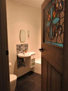 A bathroom at Sinclair Eco House