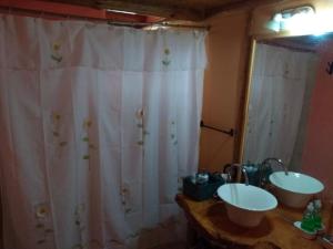 A bathroom at Valle del Cielo