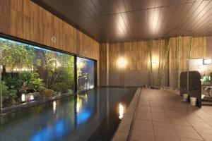 Bazén v ubytování Hotel Route Inn Kusatsu Ritto -Ritto Inter Kokudo 1 gou- nebo v jeho okolí