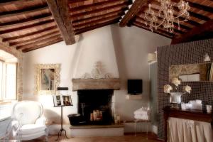 Μια τηλεόραση ή/και κέντρο ψυχαγωγίας στο Guest House il Borgo di Sempronio
