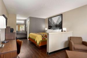 Gallery image of Super 8 by Wyndham Universal City in Universal City