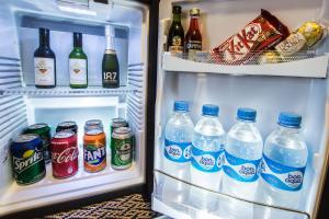 罗萨里奥快捷假日酒店的酒水