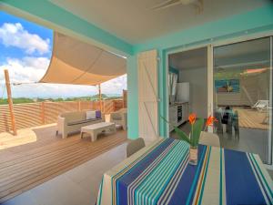 Rõdu või terrass majutusasutuses SeaCove & SeaSide Villas, classées 4 étoiles