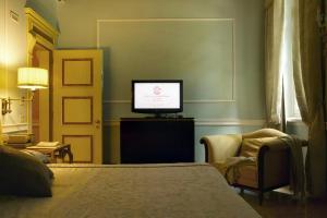 A television and/or entertainment centre at Villa Cordevigo