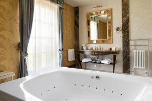 A bathroom at Villa Cordevigo