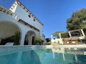 Swimmingpoolen hos eller tæt på Croatia holidays with pool & sauna, near sandy beach - Rab Villa Agata