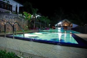 Bazén v ubytování Hill View Resort nebo v jeho okolí