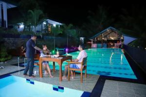Bazén v ubytování Hill View Resort nebo v jeho okolí