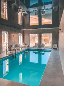 Bazén v ubytovaní La Park Aparthotel alebo v jeho blízkosti
