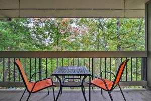 Balkon oz. terasa v nastanitvi Pigeon Forge Condo with Balcony 5 Mi to Attractions