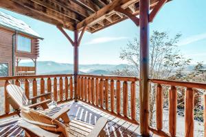 Un balcon sau o terasă la Mountain Top View Retreat