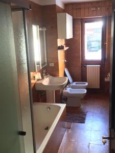 Ένα μπάνιο στο residenza in zona Pontedilegno T02034