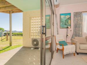 Gallery image of Cosy at Cooks - Cooks Beach Downstairs Unit in Cooks Beach