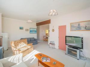 Gallery image of Cosy at Cooks - Cooks Beach Downstairs Unit in Cooks Beach