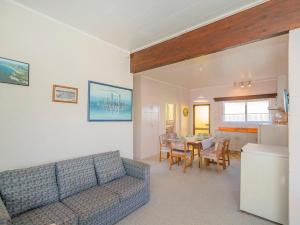 Gallery image of Cosy at Cooks - Cooks Beach Downstairs Unit in Cooks Beach