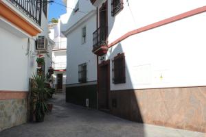 The surrounding neighborhood or a neighborhood close to the holiday home