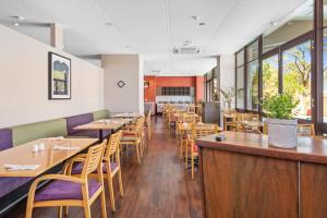 The Plaza Hotel Kalgoorlie餐厅或其他用餐的地方
