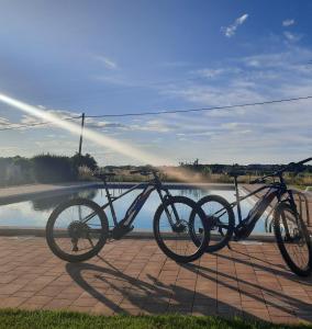 Jízda na kole v ubytování Holiday House Sweet Home nebo okolí