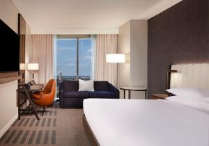 Postel nebo postele na pokoji v ubytování Hyatt Regency Frisco-Dallas