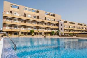 The swimming pool at or close to Apartamento en el Médano