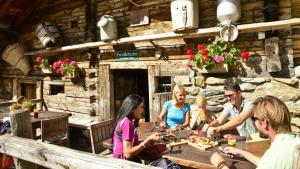 Foto da galeria de Pension Alpina em Reith im Alpbachtal