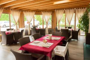 Restaurace v ubytování Hotel Bungalows Europa