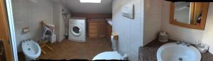 A bathroom at Chalet Stelvio