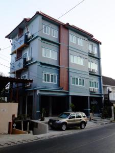 Gedung tempat guest house berlokasi