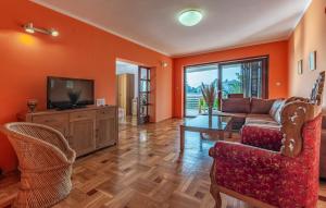 Μια τηλεόραση ή/και κέντρο ψυχαγωγίας στο Apartments Pimpinella