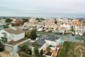 Fotografia z galérie ubytovania Apartamento en Roses con parking y piscina (5-7) v destinácii Roses