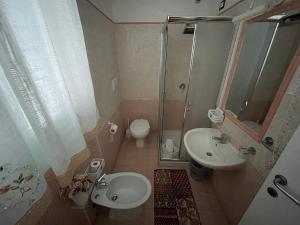 Koupelna v ubytování Albergo Villa Marina