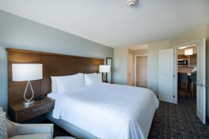 Postel nebo postele na pokoji v ubytování Staybridge Suites - Scottsdale - Talking Stick by IHG