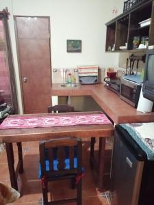 Una cocina o zona de cocina en CASA ICHIK ANTIGUA GUATEMALA